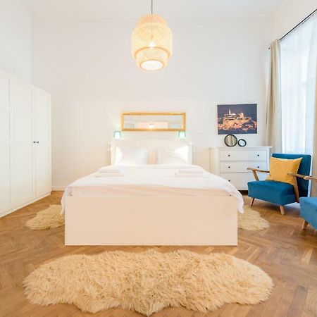 Oasis Apartments - Liberty Square Budapest Ngoại thất bức ảnh
