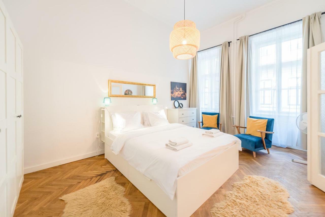 Oasis Apartments - Liberty Square Budapest Ngoại thất bức ảnh