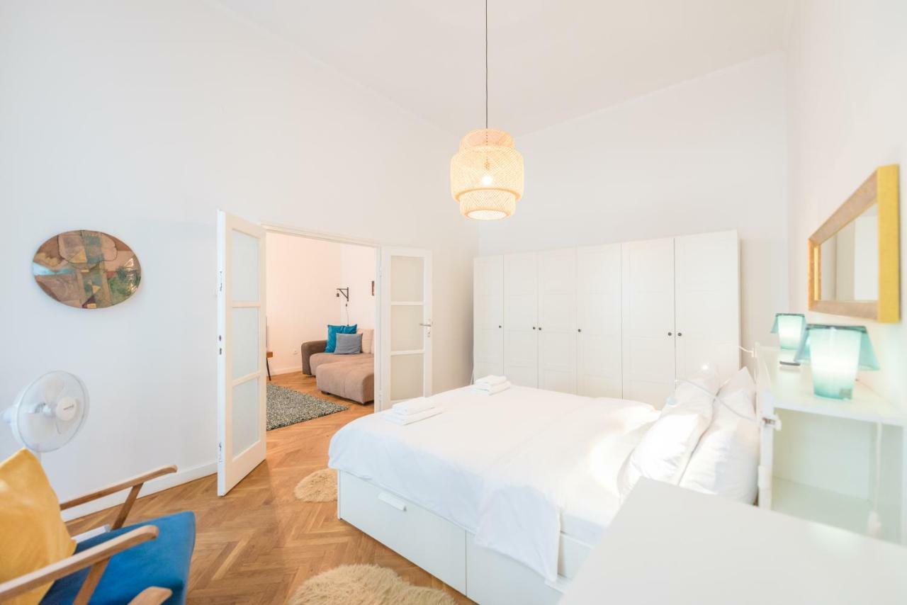 Oasis Apartments - Liberty Square Budapest Ngoại thất bức ảnh